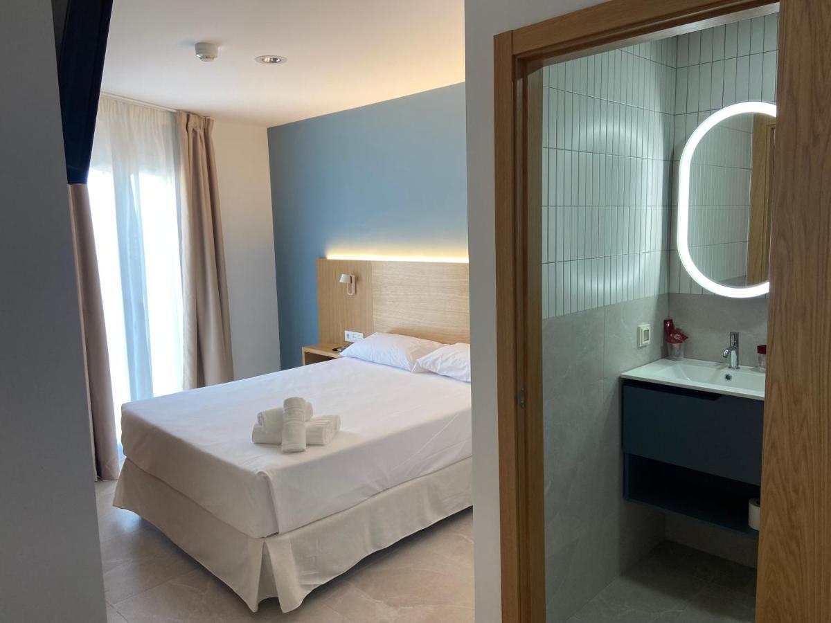Rio Salado Conil Hostal Conil De La Frontera Εξωτερικό φωτογραφία